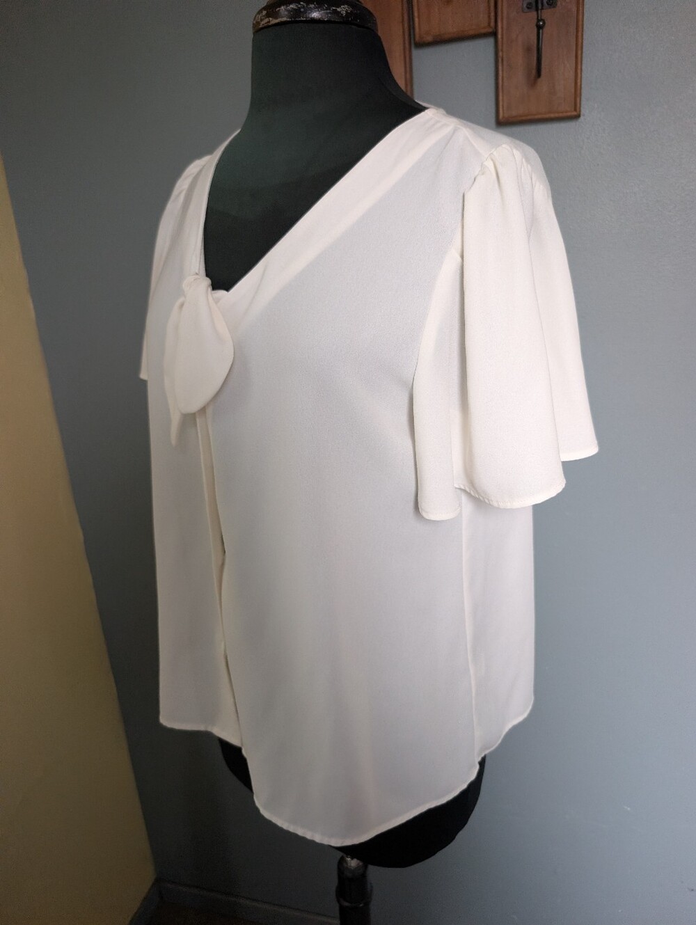 Lauren Conrad Flutter Sleeve Cream Tie-Neck Blouse - Picture 5 of 12